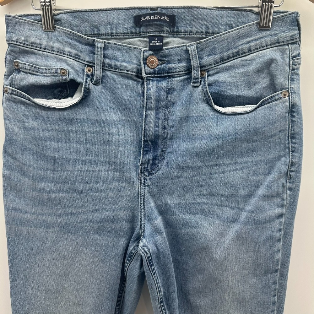 Calvin Klein Jeans Womens 14 Blue Faded Denim Tapered Leg 5-Pocket Whisker
